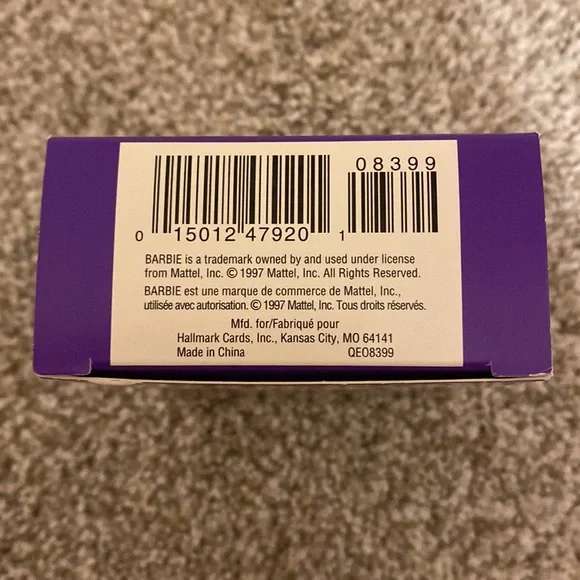 Hallmark Barbie Lunchbox Ornament NWT collectible - Picture 3 of 3